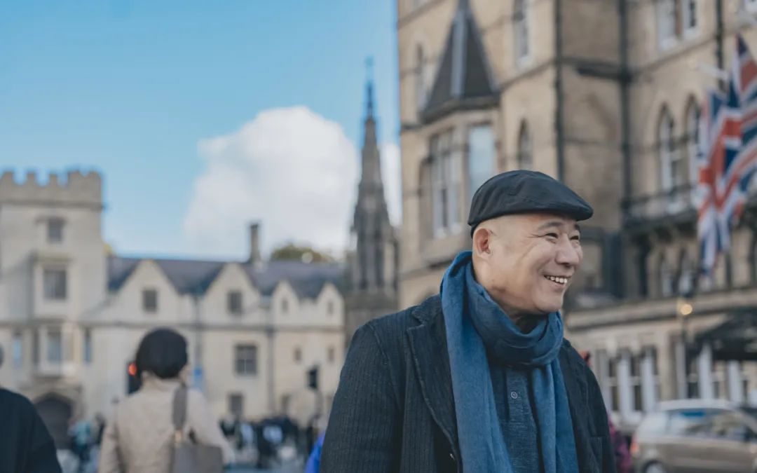 方力钧：面孔与陶瓷，恒定与变化之间的流动