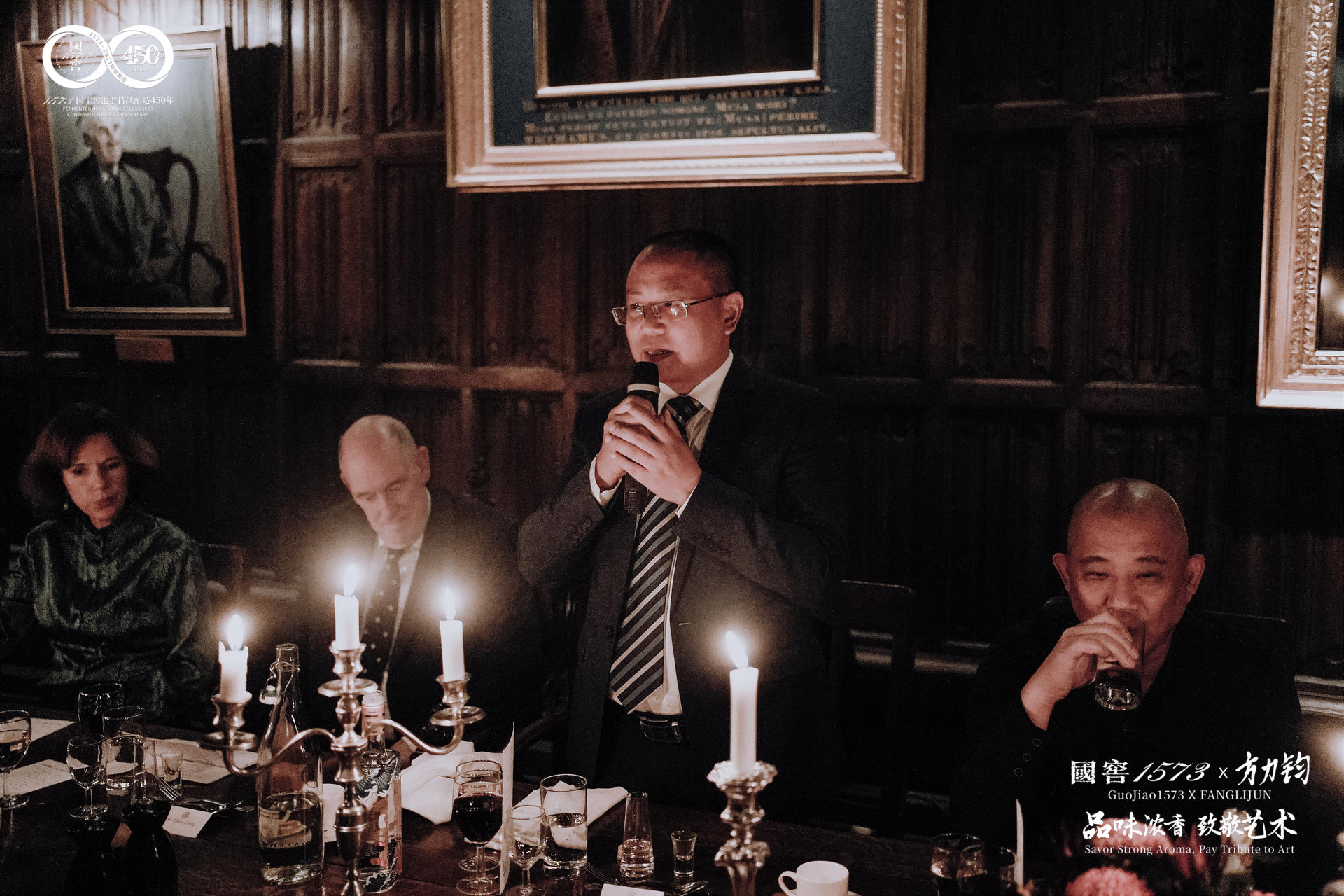 方力钧个展“面孔与陶瓷”在牛津大学阿什莫林博物馆启幕