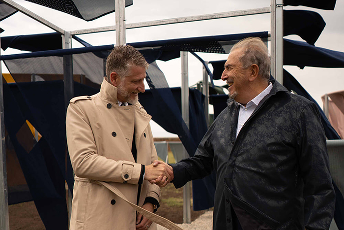 Alcantara参与的户外装置“苗床”：用人造材料来保护自然