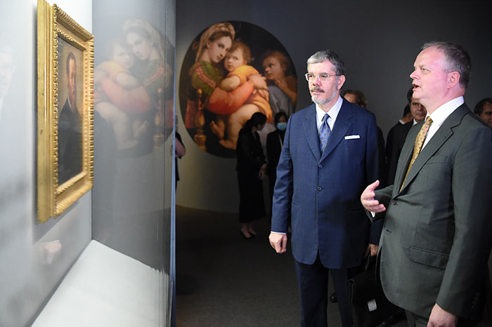 乌菲齐美术馆馆长：乌菲齐馆藏大师自画像展是世界经典之作的美妙对话