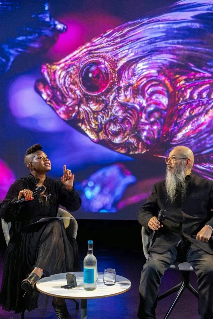 陈世英在V&A博物馆演讲，欧洲最大规模个展《时间轮盘》同期举行